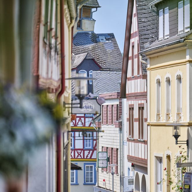 Blick durch eine Fachwerkgasse in Bad Camberg